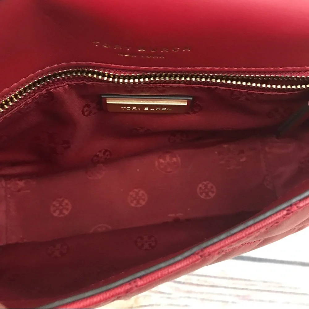 Tory Burch Red Willa Quilted Shoulder Bag Crossbody Purse  with Gold Chain Strap - Picture 3 of 5